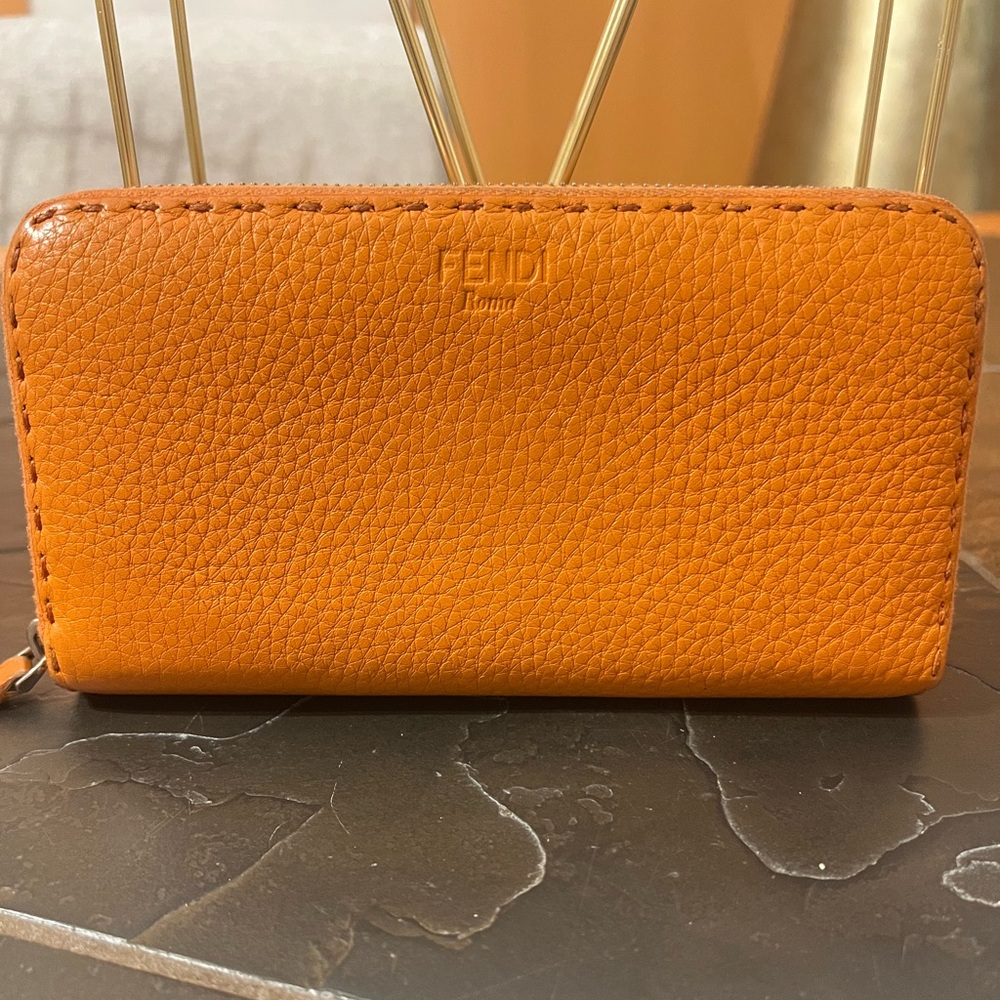 FENDI SELLERIA Long Zip Around Pebbled Leather Wallet